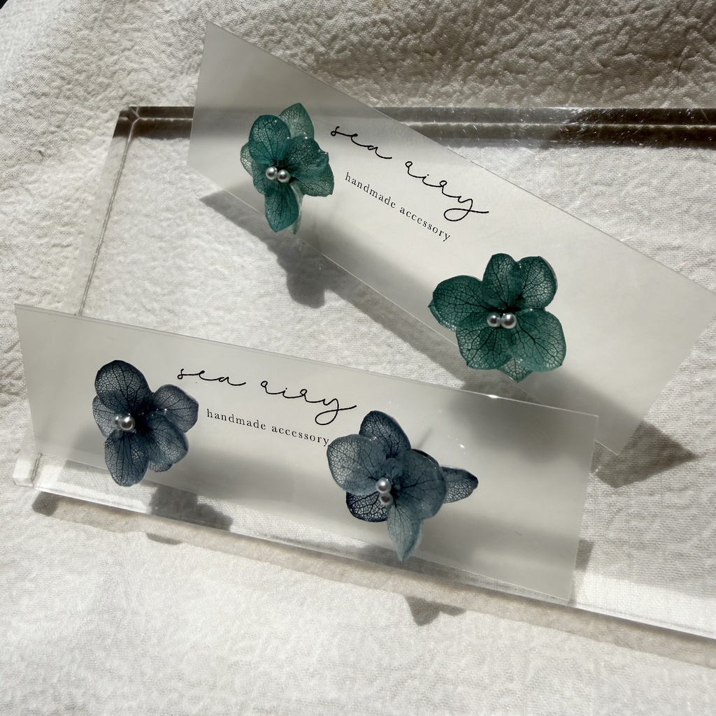 no.329 再販 ブルーグラデの紫陽花ピアス Blue アジサイ アナベル フラワーピアス パール ステンレス