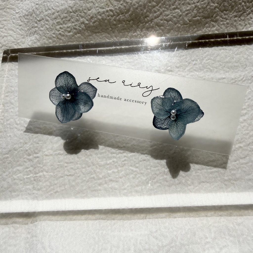 no.329 再販 ブルーグラデの紫陽花ピアス Blue アジサイ アナベル フラワーピアス パール ステンレス