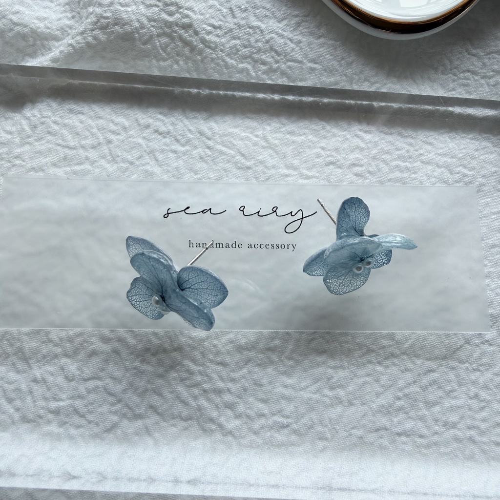 no.329 再販 ブルーグラデの紫陽花ピアス Blue アジサイ アナベル フラワーピアス パール ステンレス