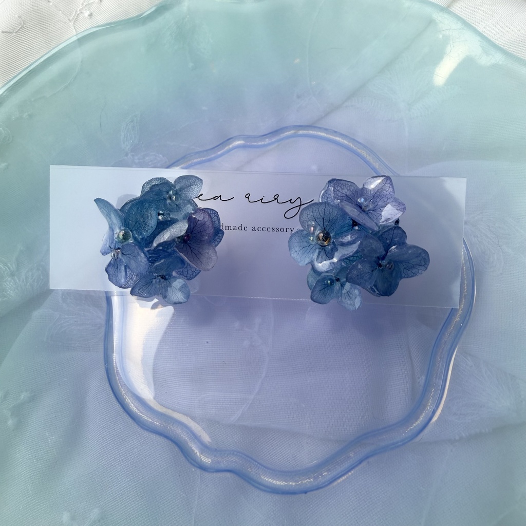no.353  ブルーmixの紫陽花ピアス　本物のお花  アジサイ　あじさい　ブルー　パープル　サージカルステンレス  ピアス