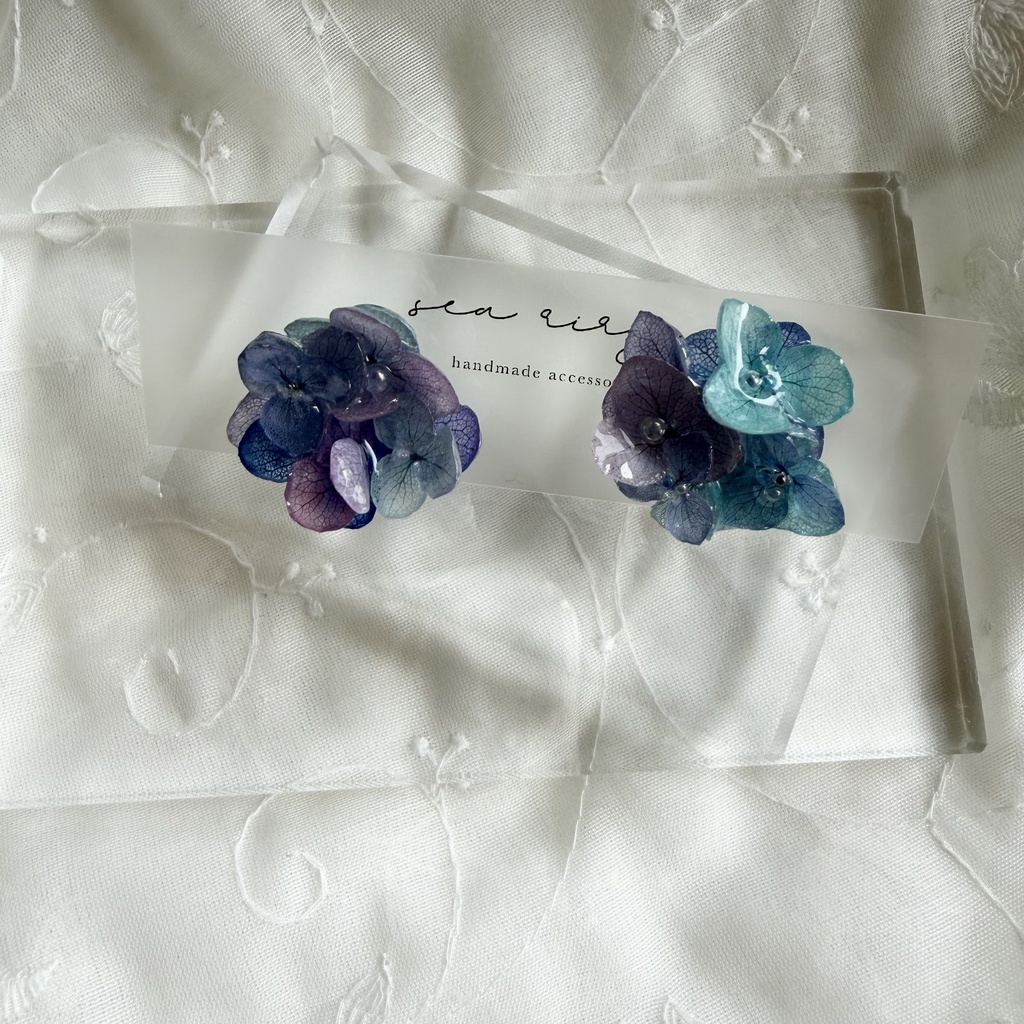 no.354  ブルーmixの紫陽花ピアス　本物のお花  アジサイ　あじさい　ブルー　パープル　サージカルステンレス  ピアス