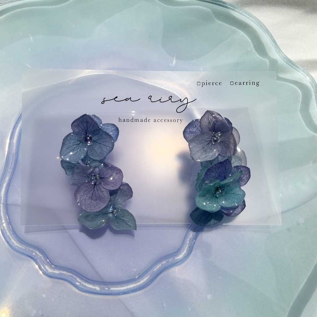 no.356 紫陽花連なるピアス 本物のお花 紫陽花 ブルーmix バブル サージカルステンレス ピアス