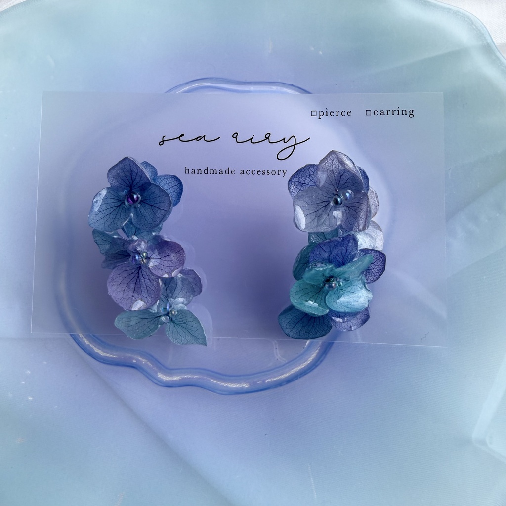 no.356 紫陽花連なるピアス 本物のお花 紫陽花 ブルーmix バブル サージカルステンレス ピアス