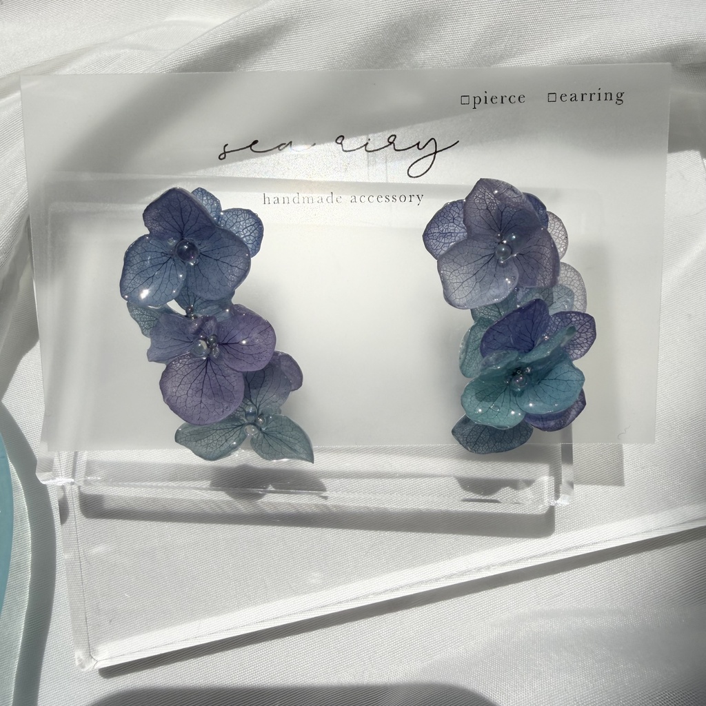 no.356 紫陽花連なるピアス 本物のお花 紫陽花 ブルーmix バブル サージカルステンレス ピアス