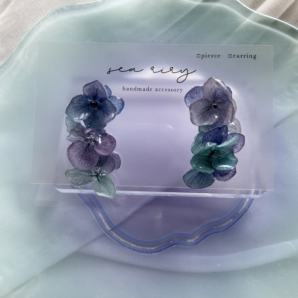 no.356 紫陽花連なるピアス 本物のお花 紫陽花 ブルーmix バブル サージカルステンレス ピアス