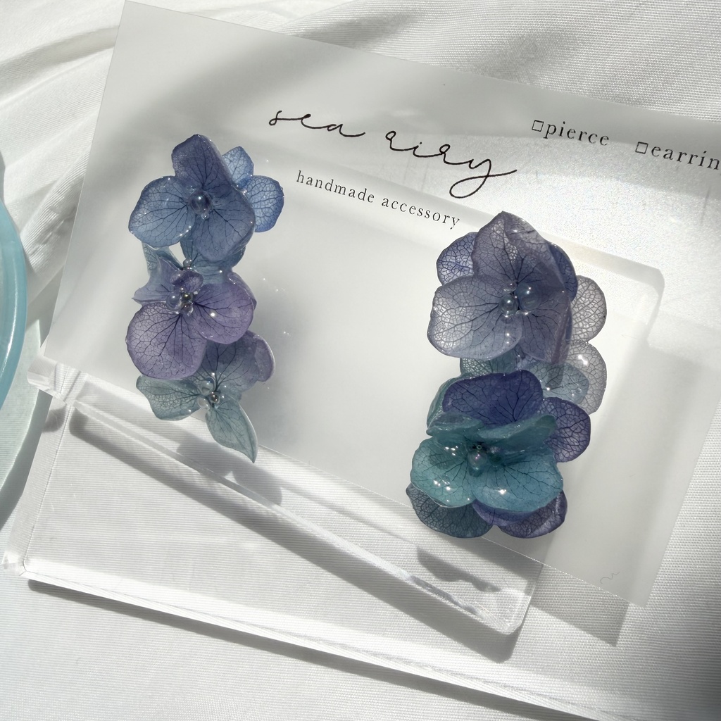 no.356 紫陽花連なるピアス 本物のお花 紫陽花 ブルーmix バブル サージカルステンレス ピアス