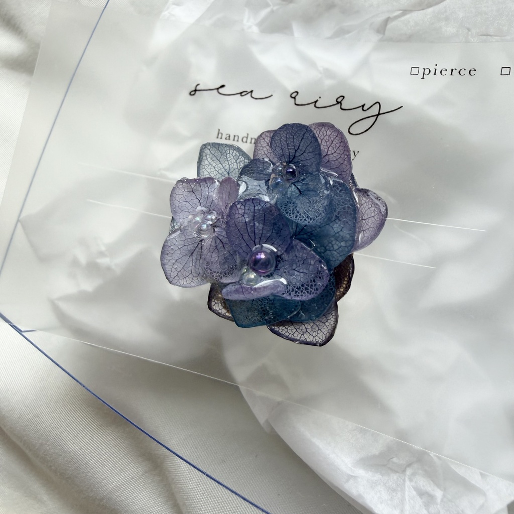 no.358 再販 マーメイドカラーの紫陽花の帯留 本物のお花 紫陽花 アジサイ 帯留 和装小物 着物