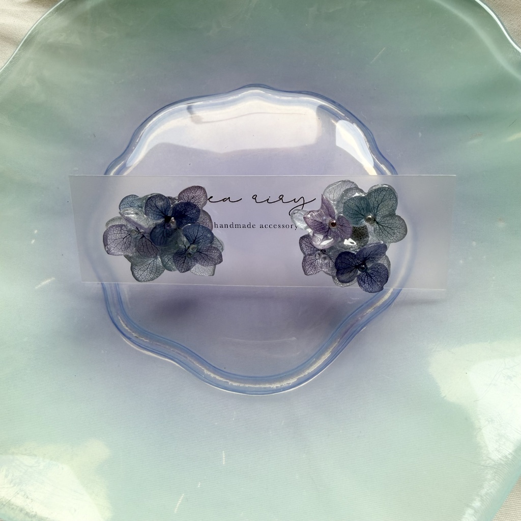 no.362 再販 マーメイドカラーの紫陽花ピアス 本物のお花 アジサイ あじさい ブルー サージカルステンレス