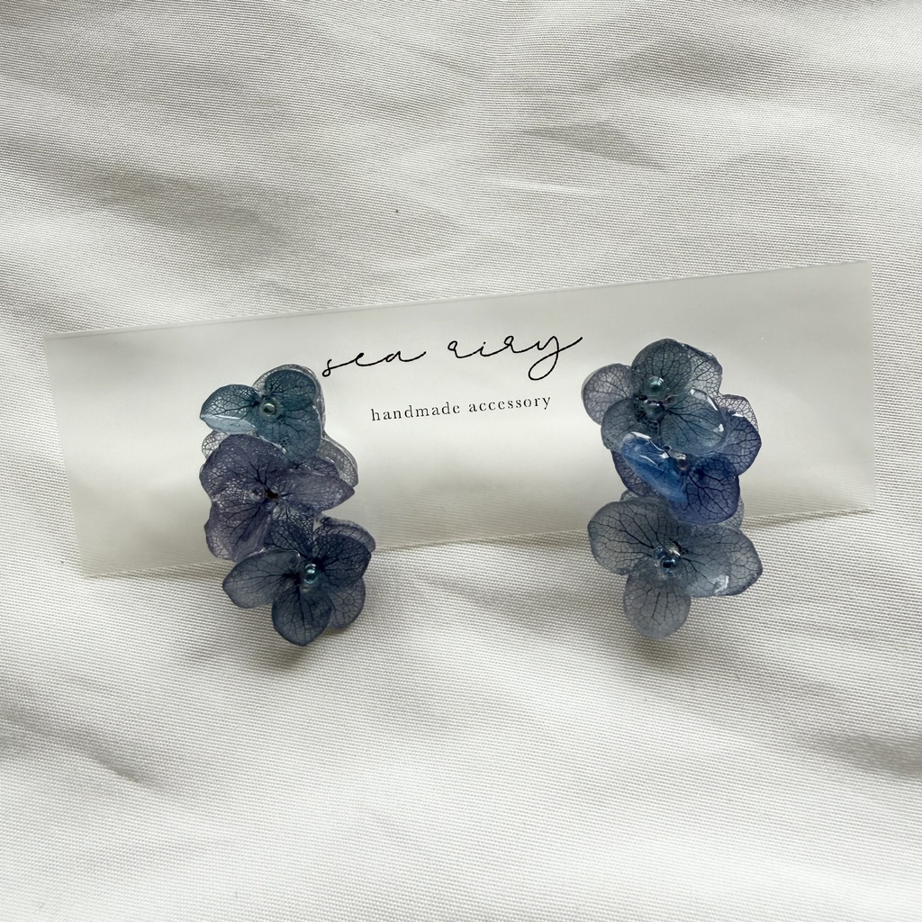 no.365 紫陽花連なるピアス 本物のお花 紫陽花 ブルーmix バブル サージカルステンレス ピアス