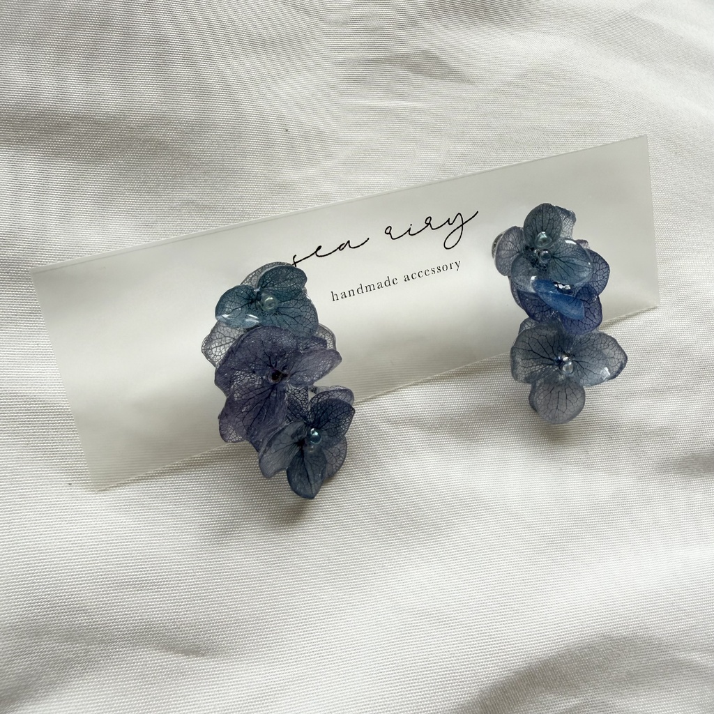 no.365 紫陽花連なるピアス 本物のお花 紫陽花 ブルーmix バブル サージカルステンレス ピアス
