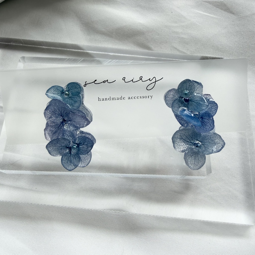 no.365 紫陽花連なるピアス 本物のお花 紫陽花 ブルーmix バブル サージカルステンレス ピアス