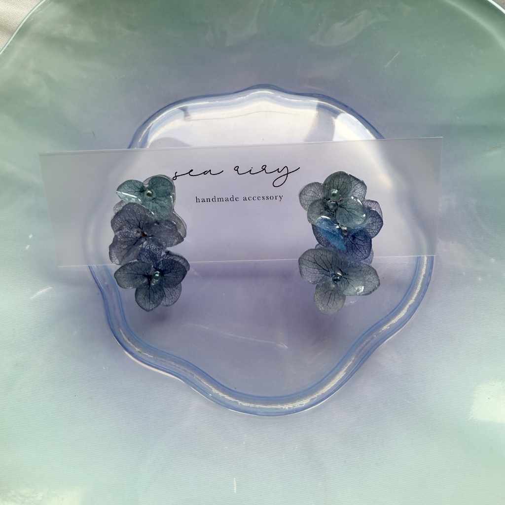 no.365 紫陽花連なるピアス 本物のお花 紫陽花 ブルーmix バブル サージカルステンレス ピアス