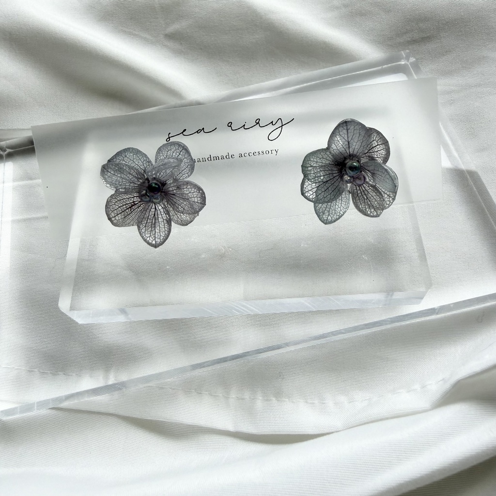 no.366 再販 くすみパープルの紫陽花ピアス 本物のお花 紫陽花 サージカルステンレス ピアス