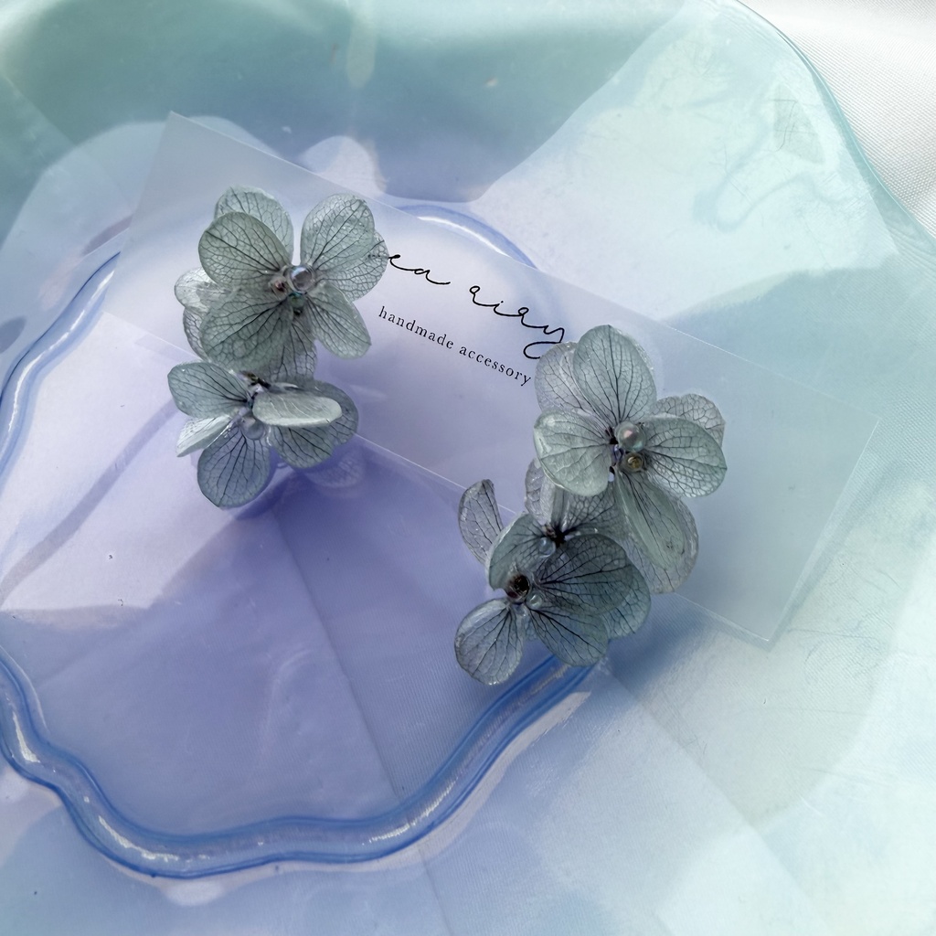 no.367  紫陽花連なるピアス  本物のお花  くすみパープル  アトランティスアジサイ  サージカルステンレス  ピアス