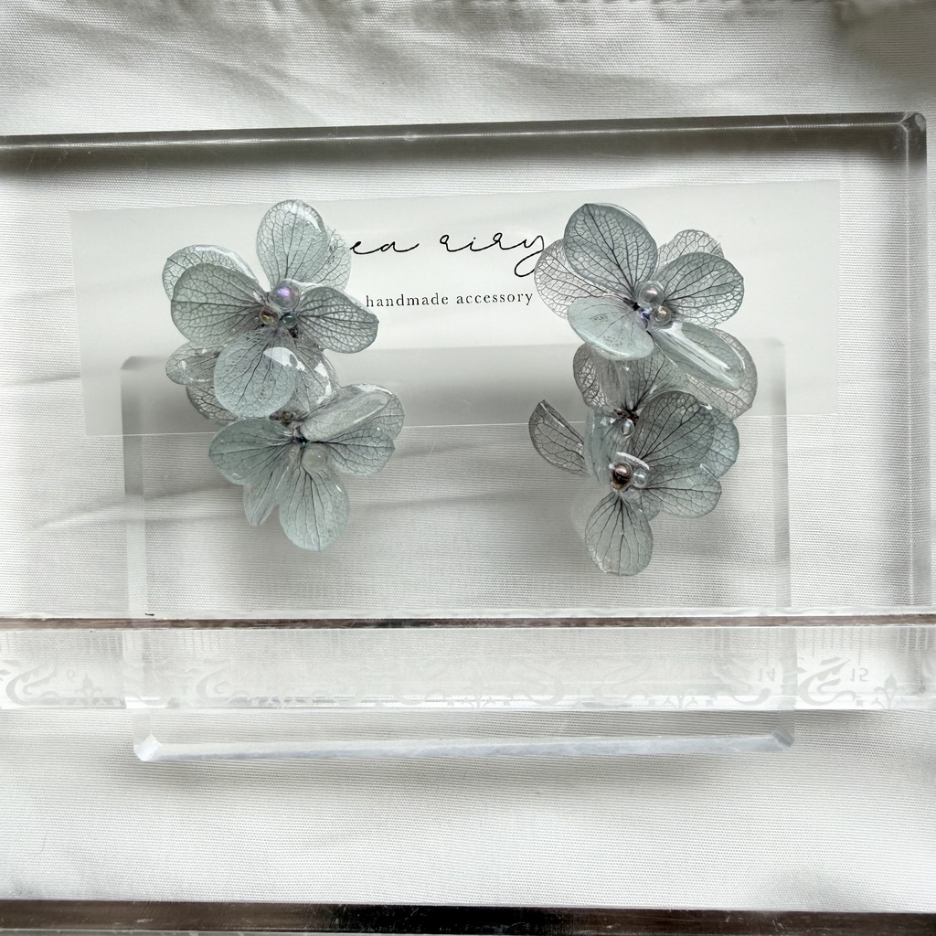 no.367 紫陽花連なるピアス 本物のお花 くすみパープル アトランティスアジサイ サージカルステンレス ピアス