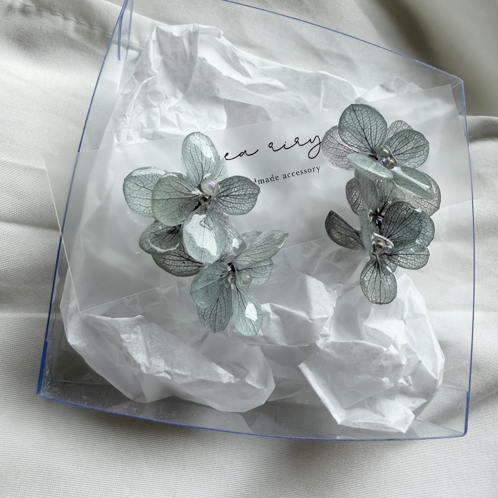 no.367 紫陽花連なるピアス 本物のお花 くすみパープル アトランティスアジサイ サージカルステンレス ピアス