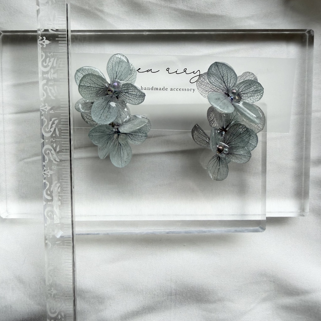 no.367 紫陽花連なるピアス 本物のお花 くすみパープル アトランティスアジサイ サージカルステンレス ピアス