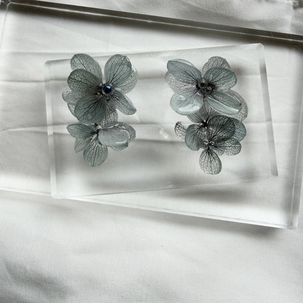 no.367 紫陽花連なるピアス 本物のお花 くすみパープル アトランティスアジサイ サージカルステンレス ピアス