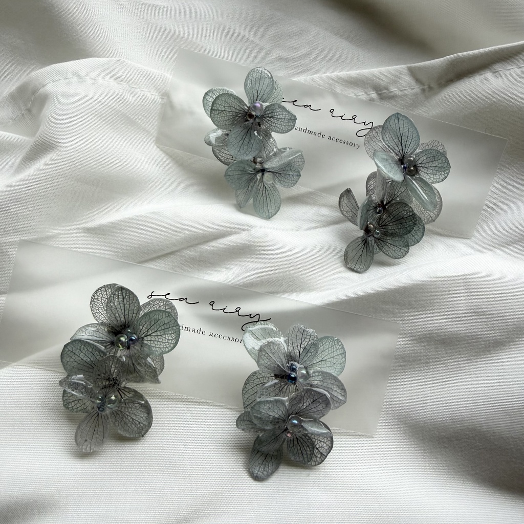 no.367 紫陽花連なるピアス 本物のお花 くすみパープル アトランティスアジサイ サージカルステンレス ピアス