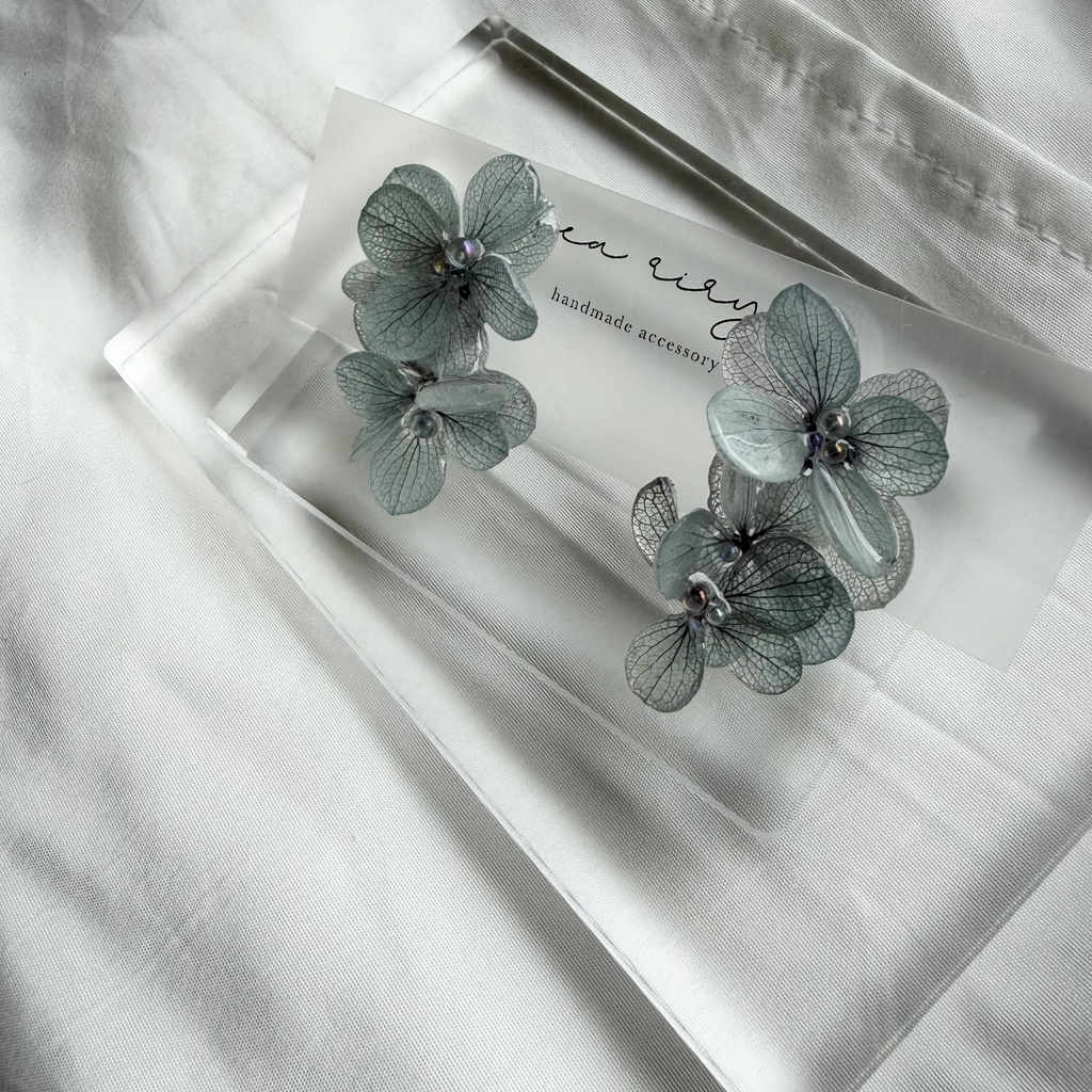 no.367 紫陽花連なるピアス 本物のお花 くすみパープル アトランティスアジサイ サージカルステンレス ピアス