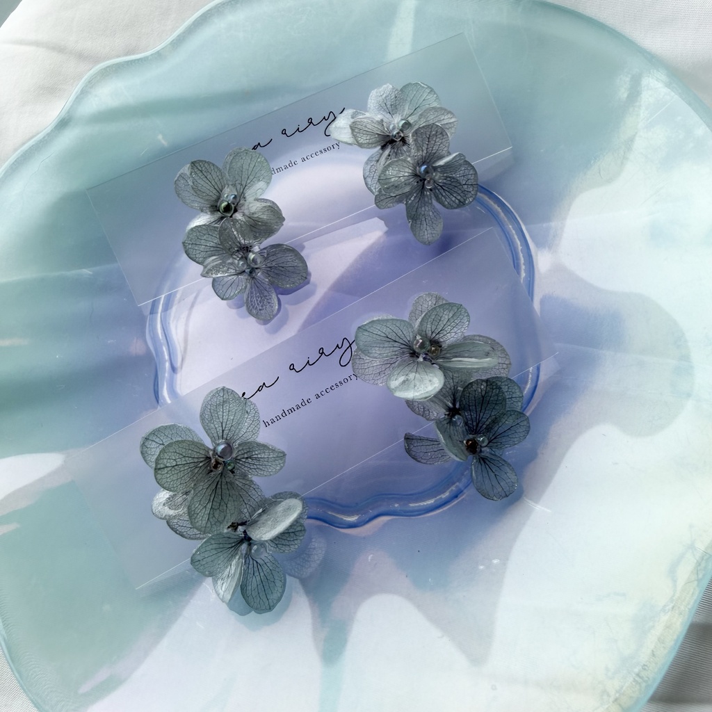 no.367 紫陽花連なるピアス 本物のお花 くすみパープル アトランティスアジサイ サージカルステンレス ピアス