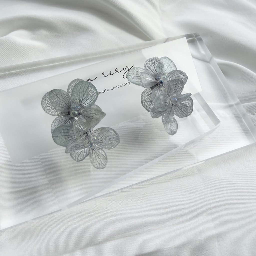 no.368  紫陽花連なるピアス  本物のお花  くすみパープル  アトランティスアジサイ  サージカルステンレス  ピアス