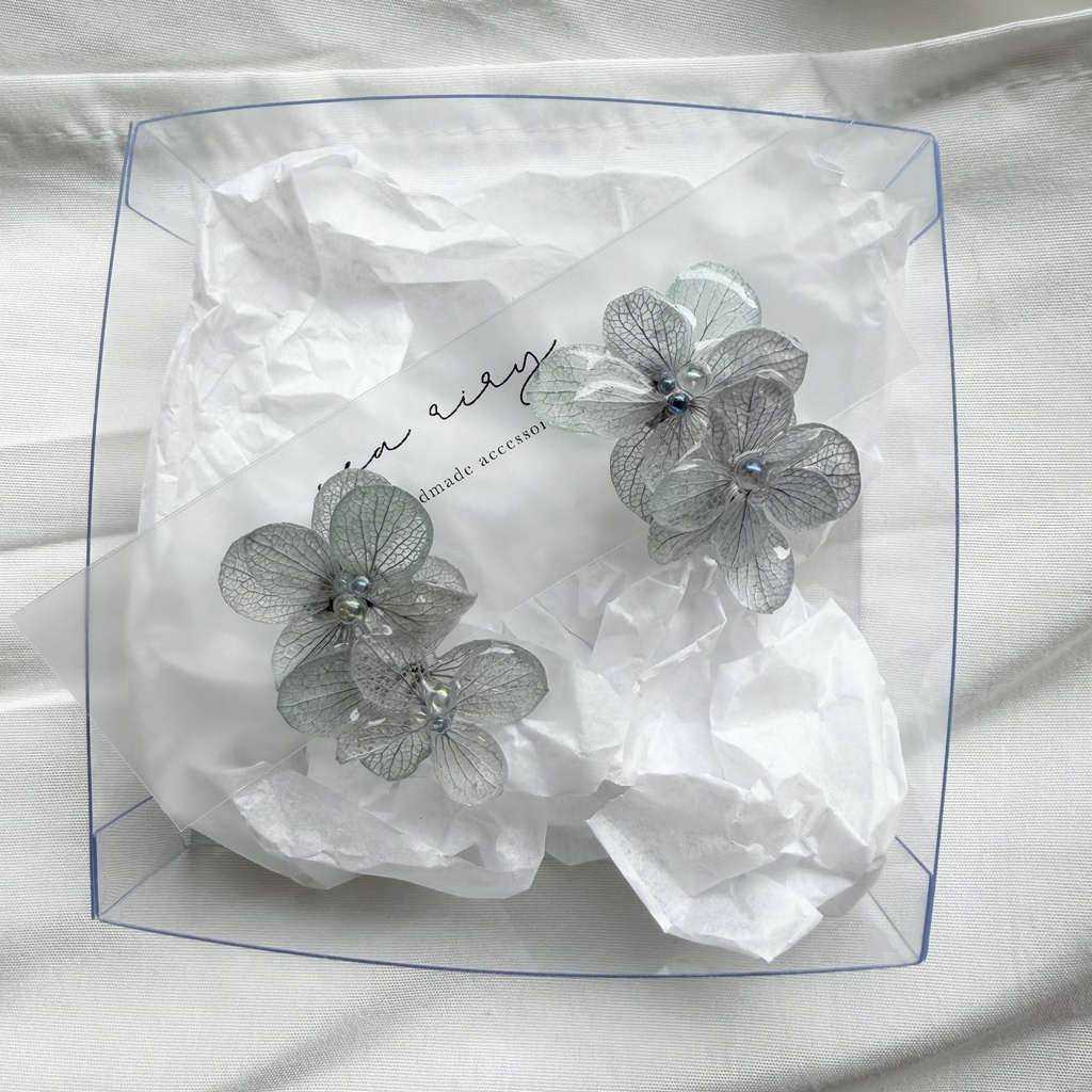 no.368 紫陽花連なるピアス 本物のお花 くすみパープル アトランティスアジサイ サージカルステンレス ピアス