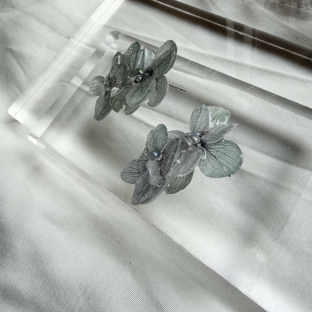 no.368 紫陽花連なるピアス 本物のお花 くすみパープル アトランティスアジサイ サージカルステンレス ピアス