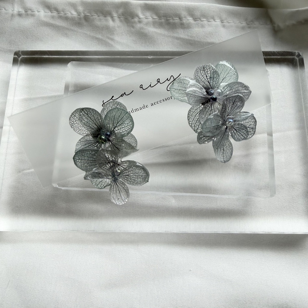 no.368 紫陽花連なるピアス 本物のお花 くすみパープル アトランティスアジサイ サージカルステンレス ピアス