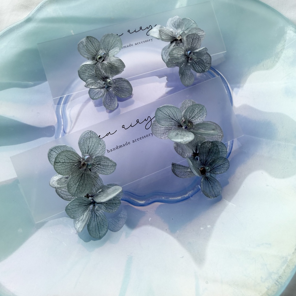 no.368 紫陽花連なるピアス 本物のお花 くすみパープル アトランティスアジサイ サージカルステンレス ピアス