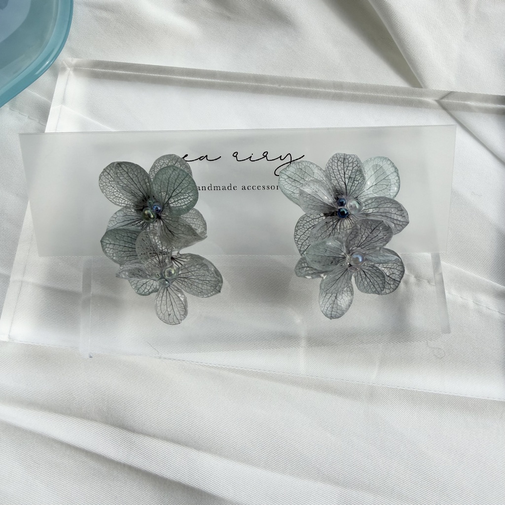 no.368 紫陽花連なるピアス 本物のお花 くすみパープル アトランティスアジサイ サージカルステンレス ピアス