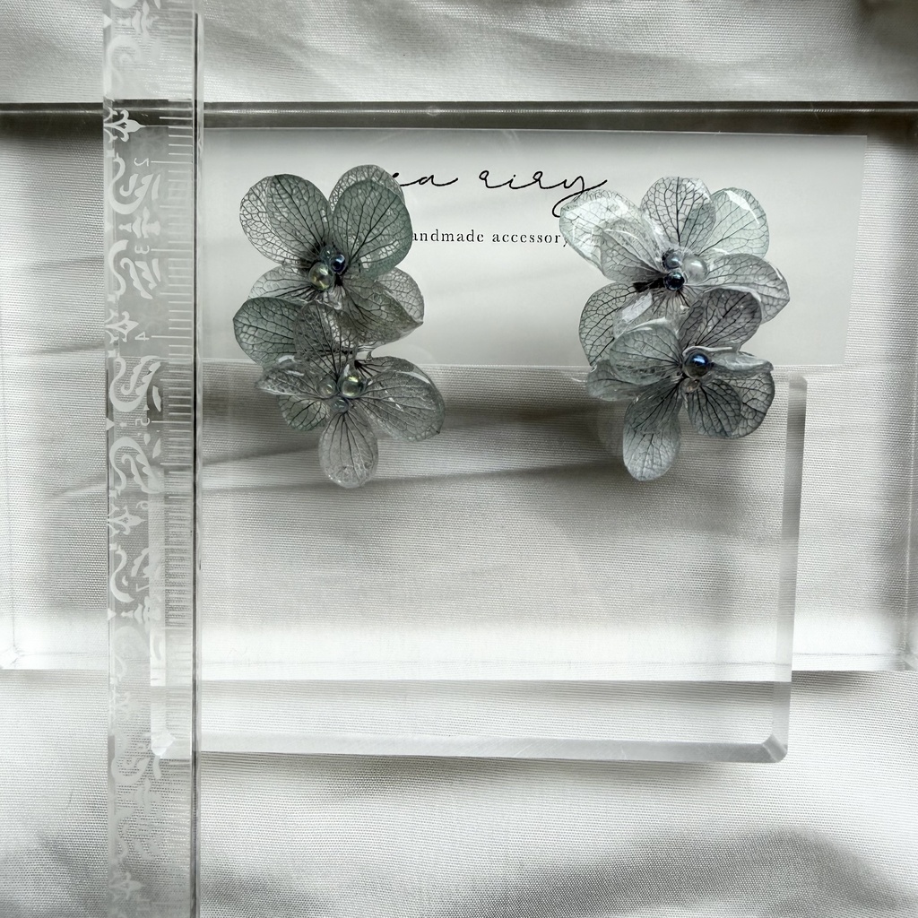 no.368 紫陽花連なるピアス 本物のお花 くすみパープル アトランティスアジサイ サージカルステンレス ピアス