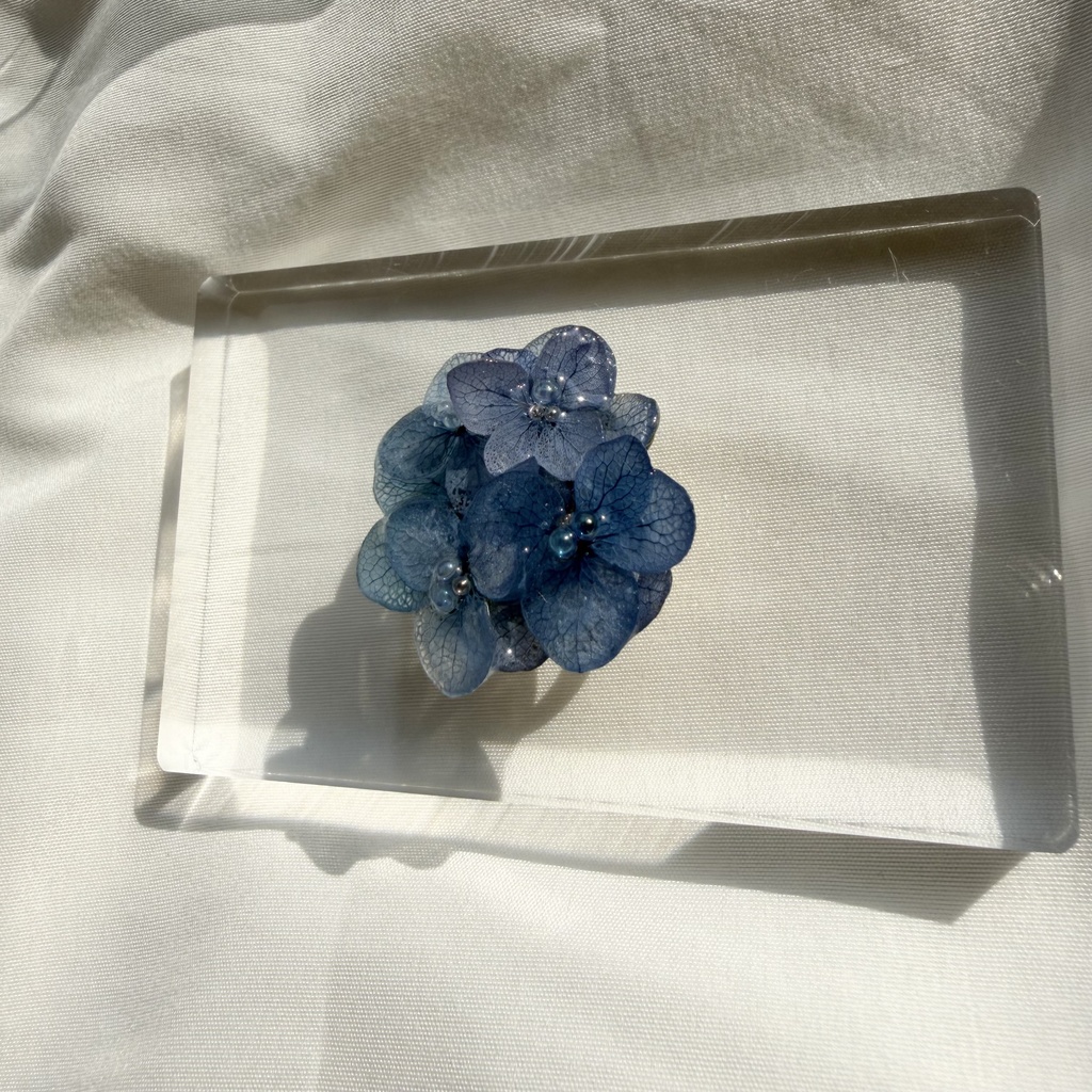 no.369 再販 ブルーグラデの紫陽花の帯留 本物のお花 紫陽花 アジサイ 帯留 和装小物 着物