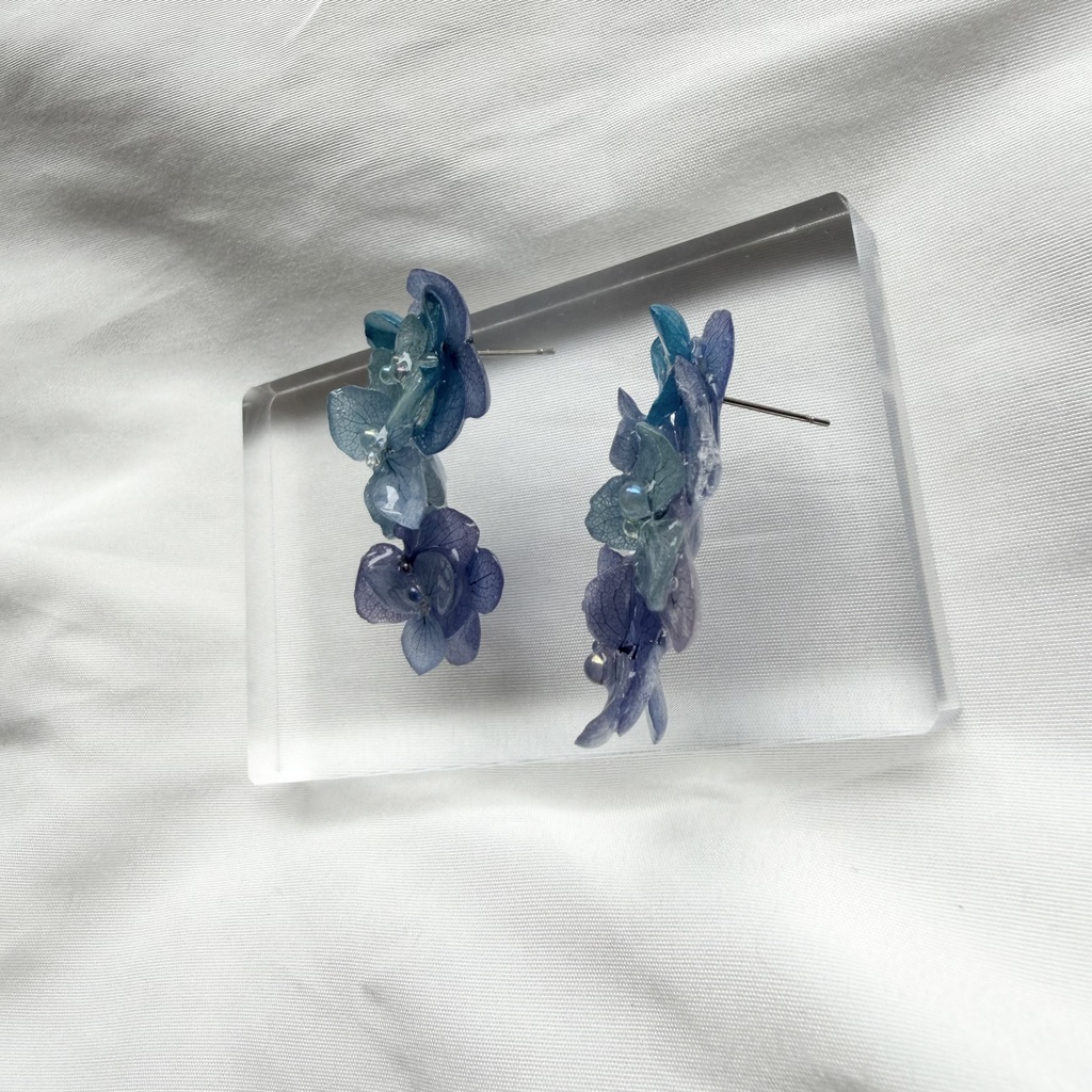 no.375 再販 紫陽花連なるピアス 本物のお花 紫陽花 ブルーmix バブル サージカルステンレス ピアス