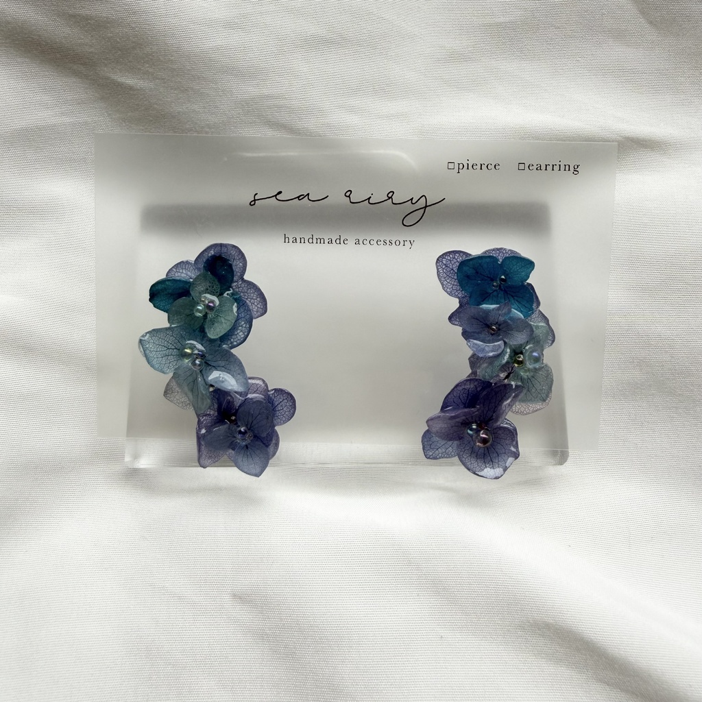 no.375 再販 紫陽花連なるピアス 本物のお花 紫陽花 ブルーmix バブル サージカルステンレス ピアス