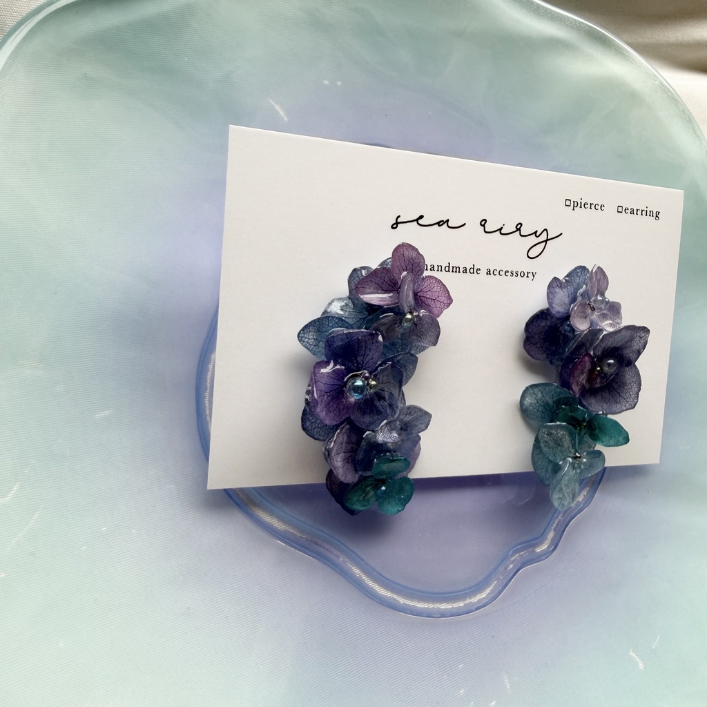 no.376 再販 紫陽花連なるピアス 本物のお花 紫陽花 ブルーmix バブル サージカルステンレス ピアス