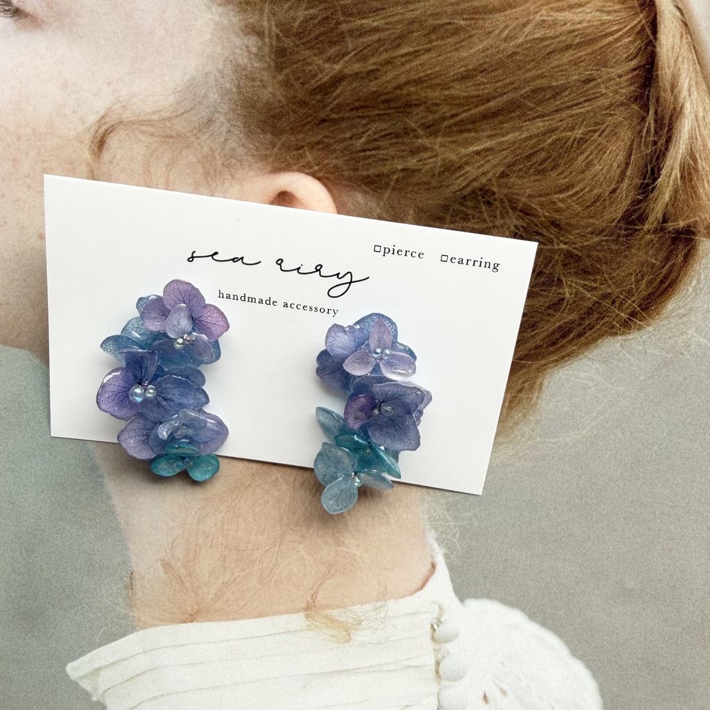 no.376 再販 紫陽花連なるピアス 本物のお花 紫陽花 ブルーmix バブル サージカルステンレス ピアス
