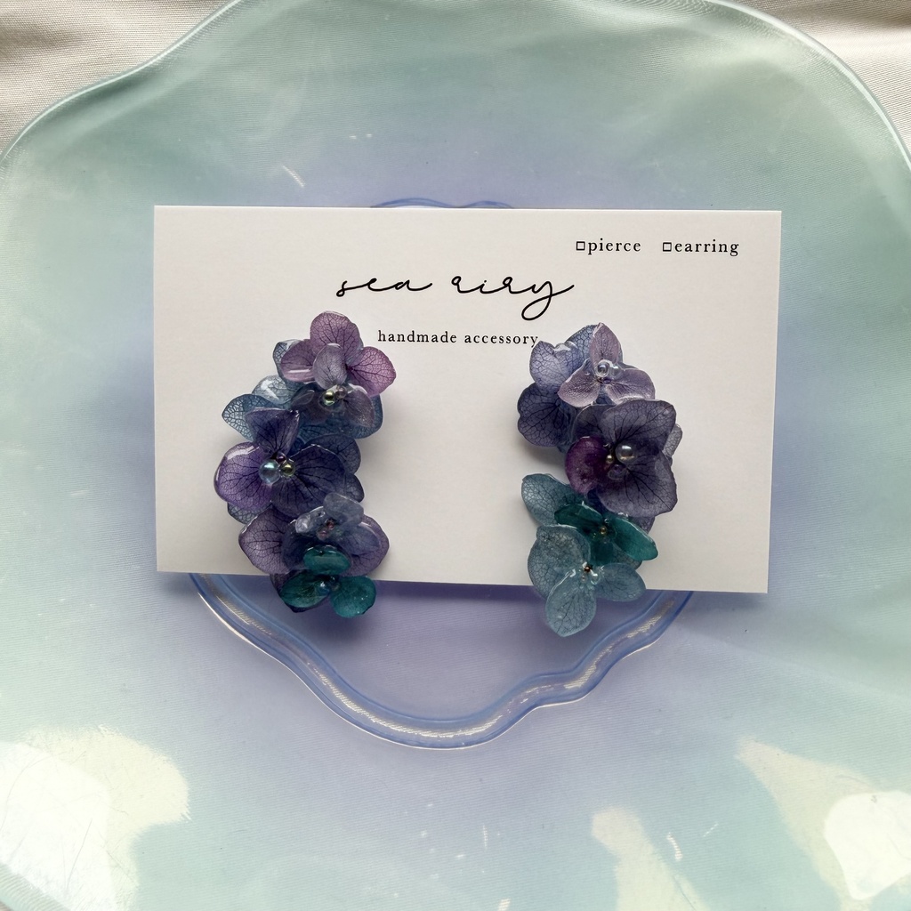 no.376 再販 紫陽花連なるピアス 本物のお花 紫陽花 ブルーmix バブル サージカルステンレス ピアス