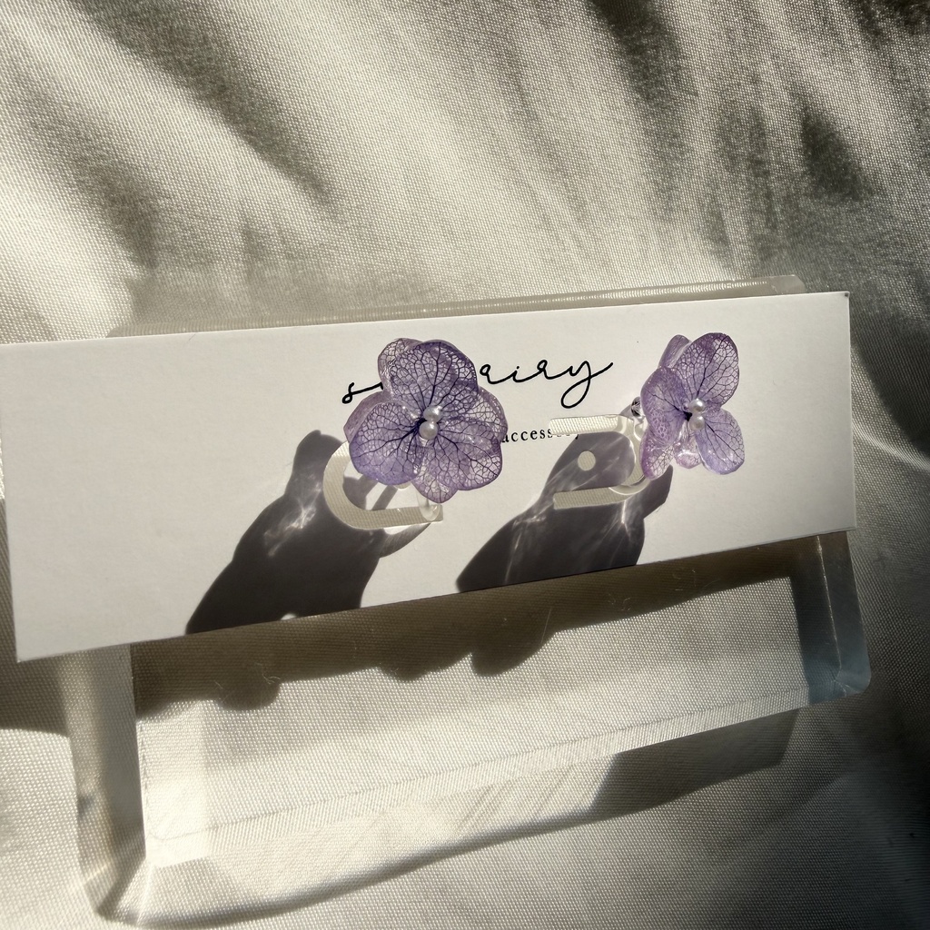 no.377 パープル紫陽花のちいさなお花のイヤリング 本物のお花 紫陽花 パープル 樹脂ノンホールイヤリング