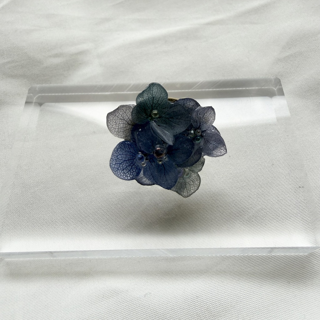 no.380 再販 ブルーmixの紫陽花の帯留 本物のお花 紫陽花 アジサイ 帯留 和装小物 着物