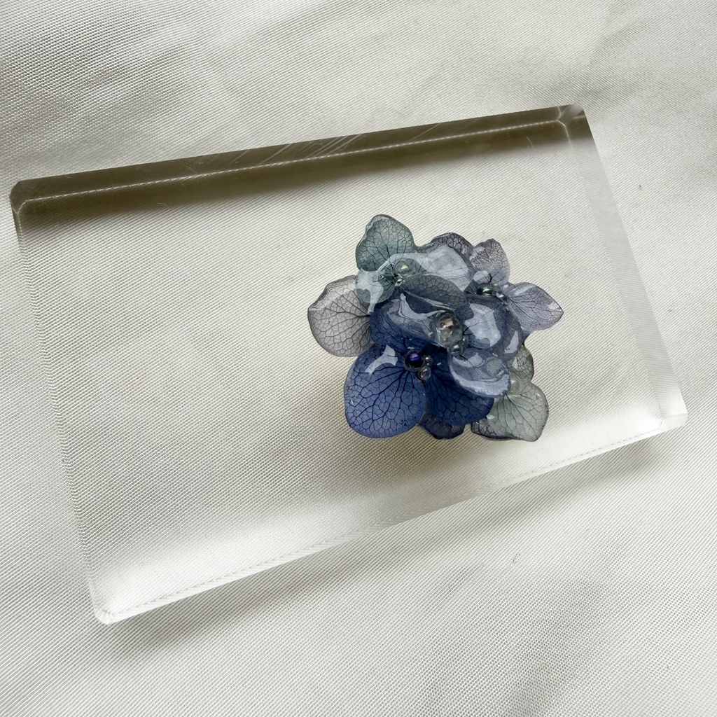 no.380 再販 ブルーmixの紫陽花の帯留 本物のお花 紫陽花 アジサイ 帯留 和装小物 着物
