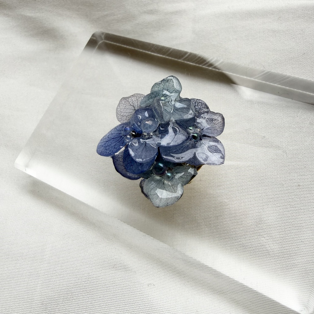 no.380 再販 ブルーmixの紫陽花の帯留 本物のお花 紫陽花 アジサイ 帯留 和装小物 着物