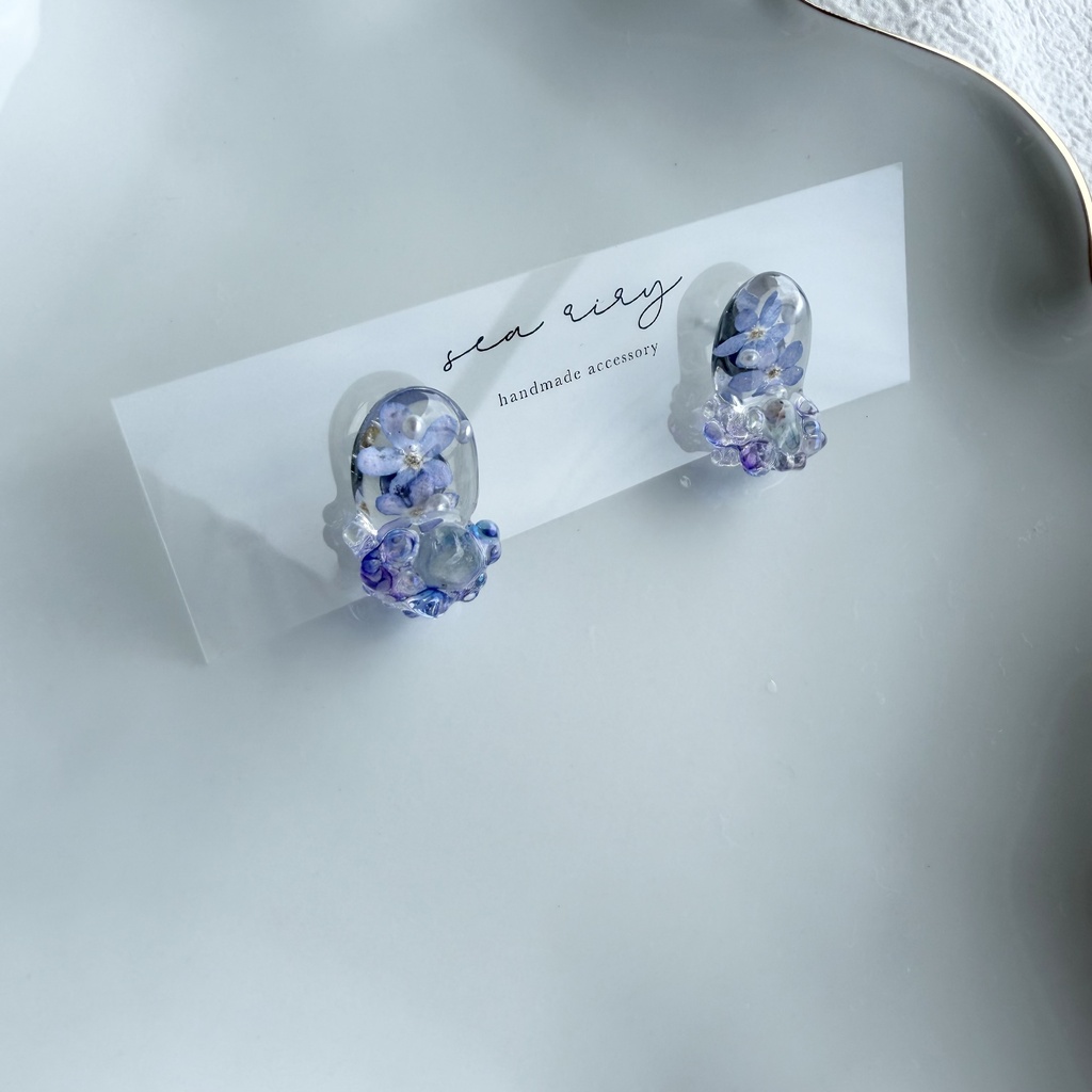 no.385 勿忘草と天然石のつぶつぶピアス 忘れな草 ブルー パール レインボーフローライト チェコビーズ