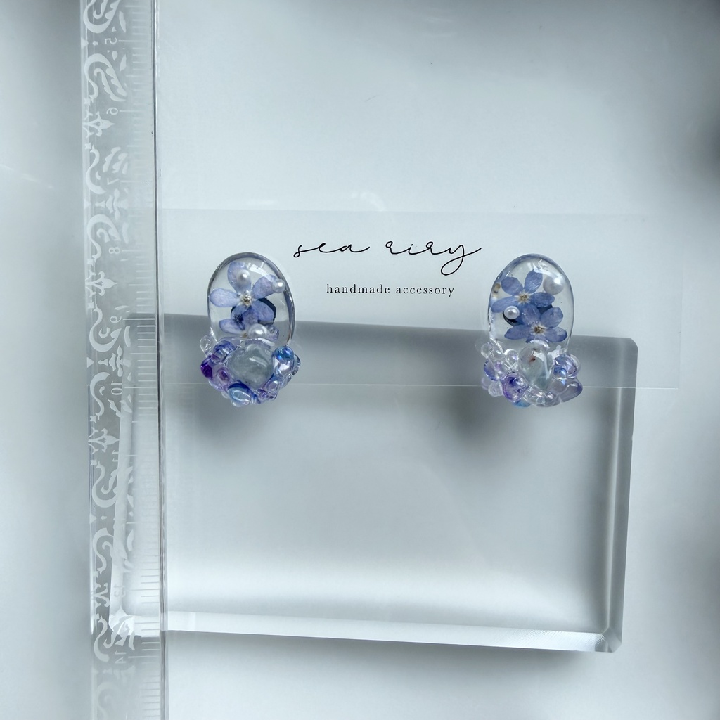 no.385 勿忘草と天然石のつぶつぶピアス 忘れな草 ブルー パール レインボーフローライト チェコビーズ