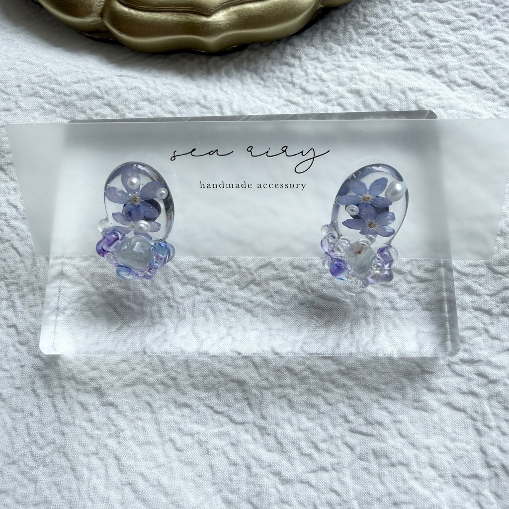 no.385 勿忘草と天然石のつぶつぶピアス 忘れな草 ブルー パール レインボーフローライト チェコビーズ