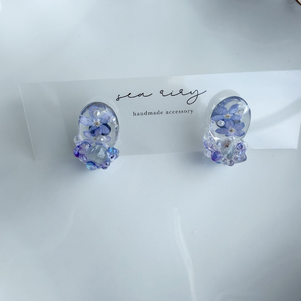 no.385 勿忘草と天然石のつぶつぶピアス 忘れな草 ブルー パール レインボーフローライト チェコビーズ