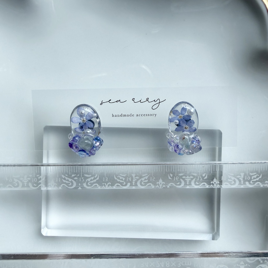 no.385 勿忘草と天然石のつぶつぶピアス 忘れな草 ブルー パール レインボーフローライト チェコビーズ