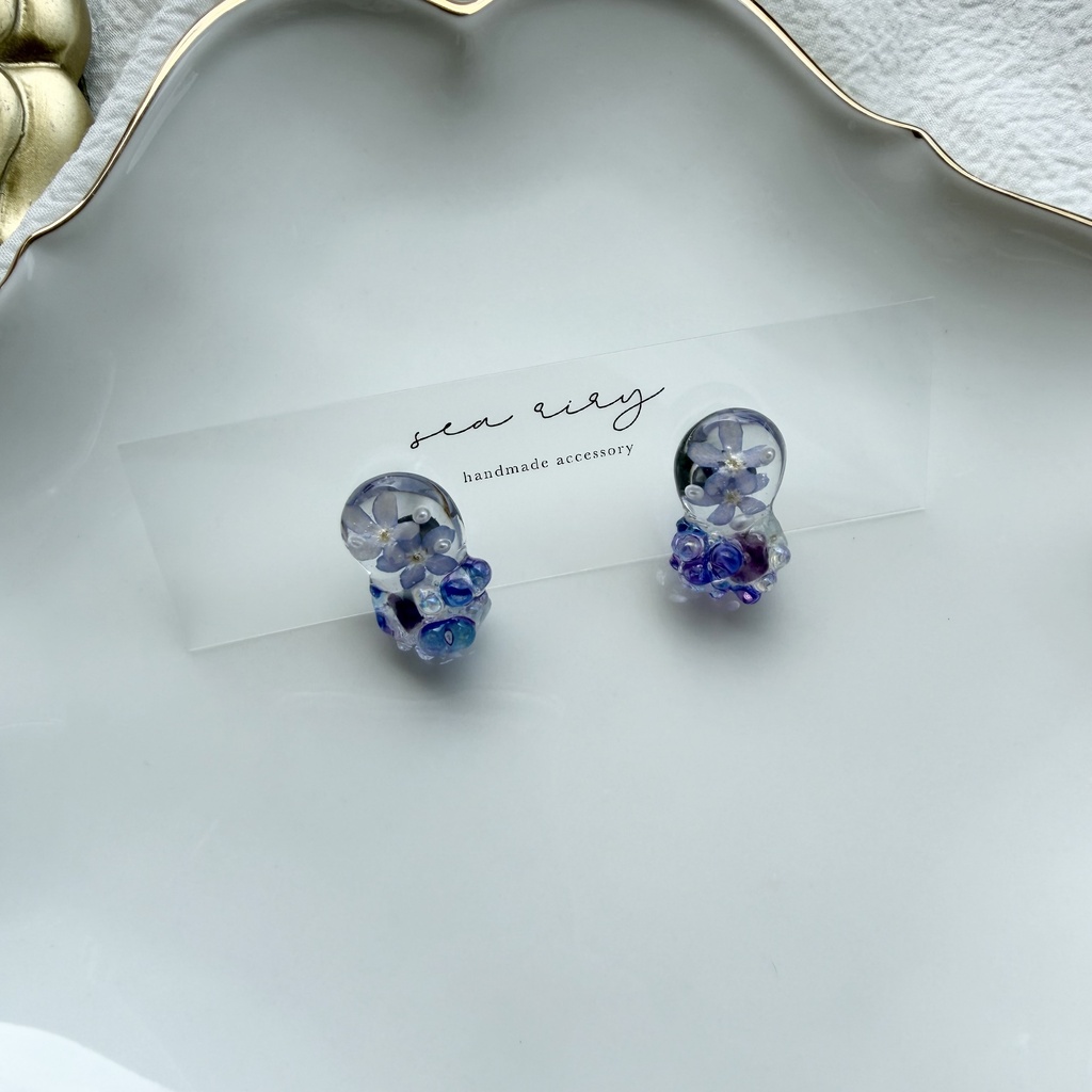 no.386 勿忘草と天然石のつぶつぶピアス 忘れな草 ブルー パール レインボーフローライト チェコビーズ