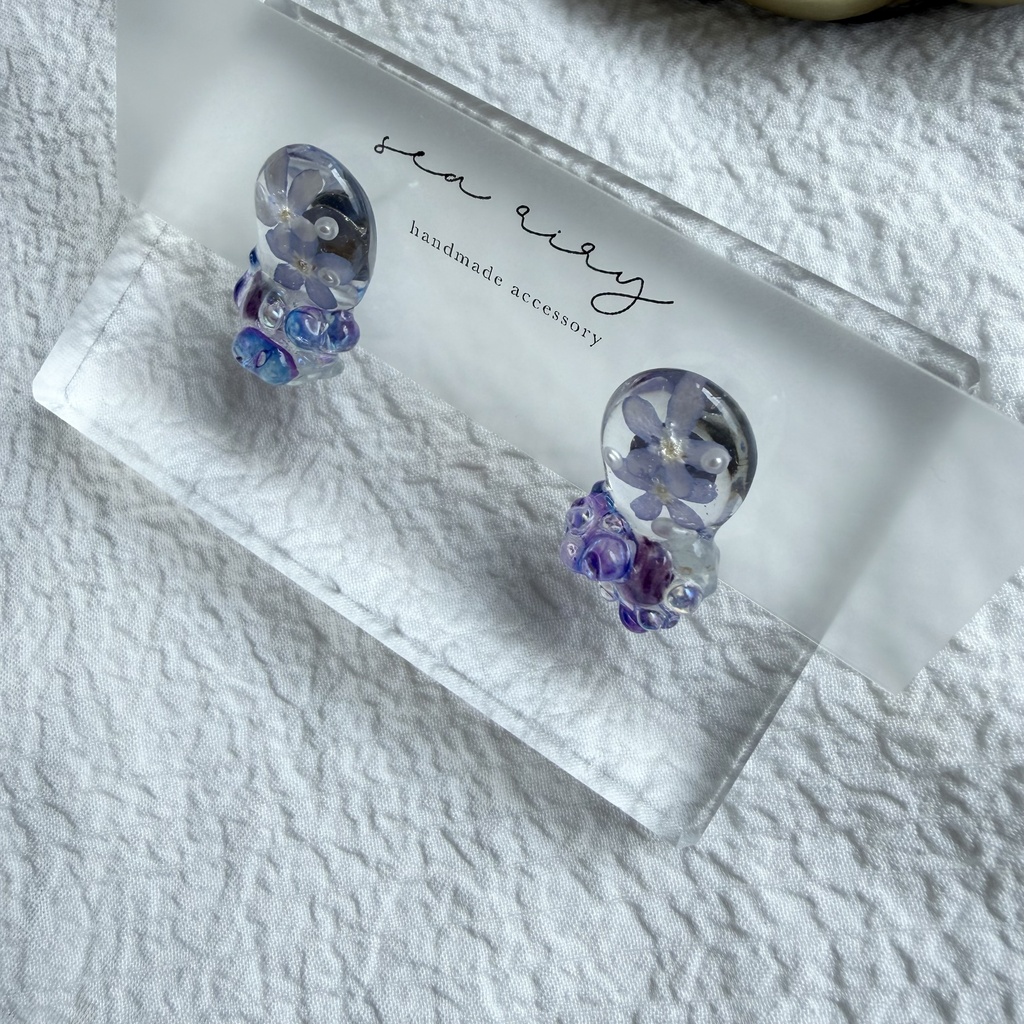 no.386 勿忘草と天然石のつぶつぶピアス 忘れな草 ブルー パール レインボーフローライト チェコビーズ