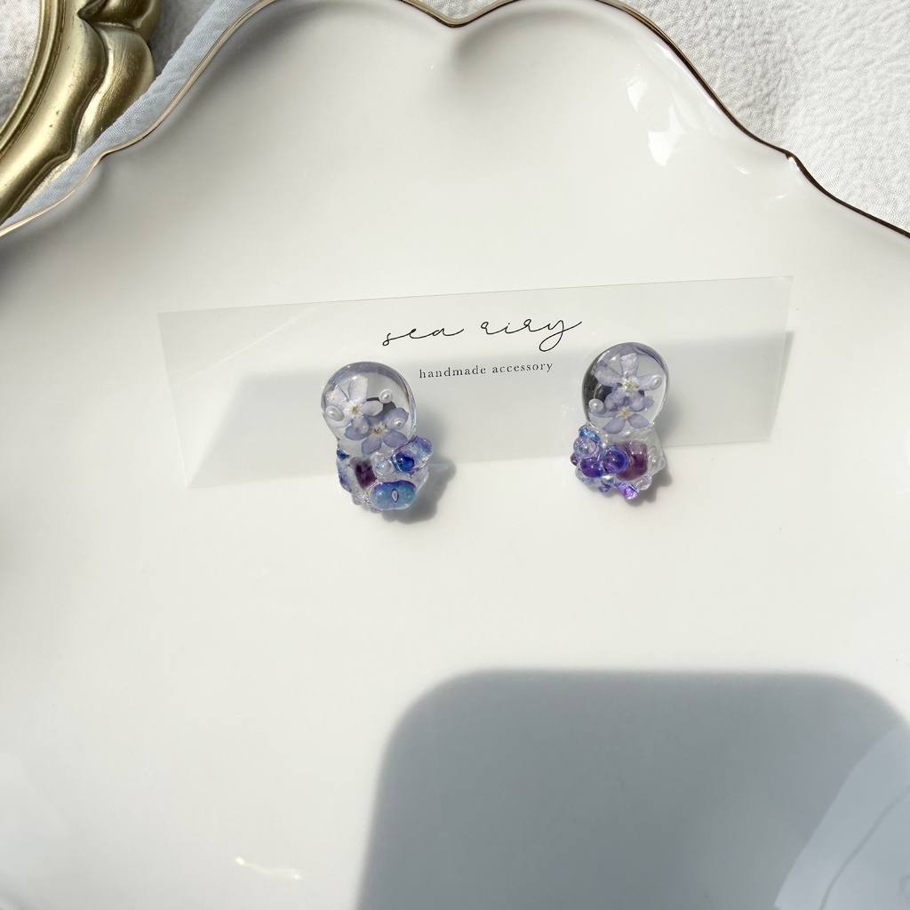 no.386 勿忘草と天然石のつぶつぶピアス 忘れな草 ブルー パール レインボーフローライト チェコビーズ